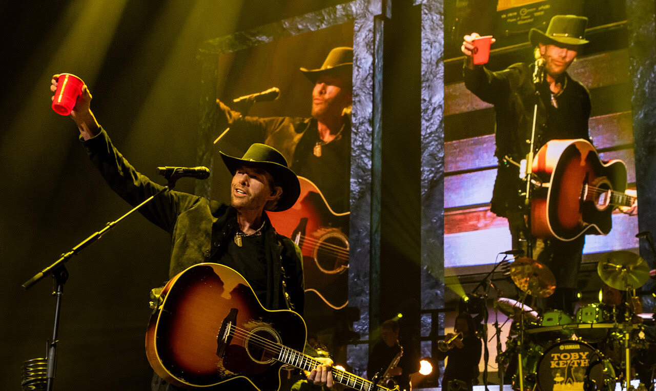Falleció el cantante de country Toby Keith tras batallar contra un cáncer de estómago