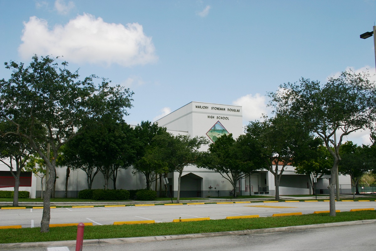 Amenaza de bomba en escuela secundaria Marjory Stoneman Douglas de Parkland