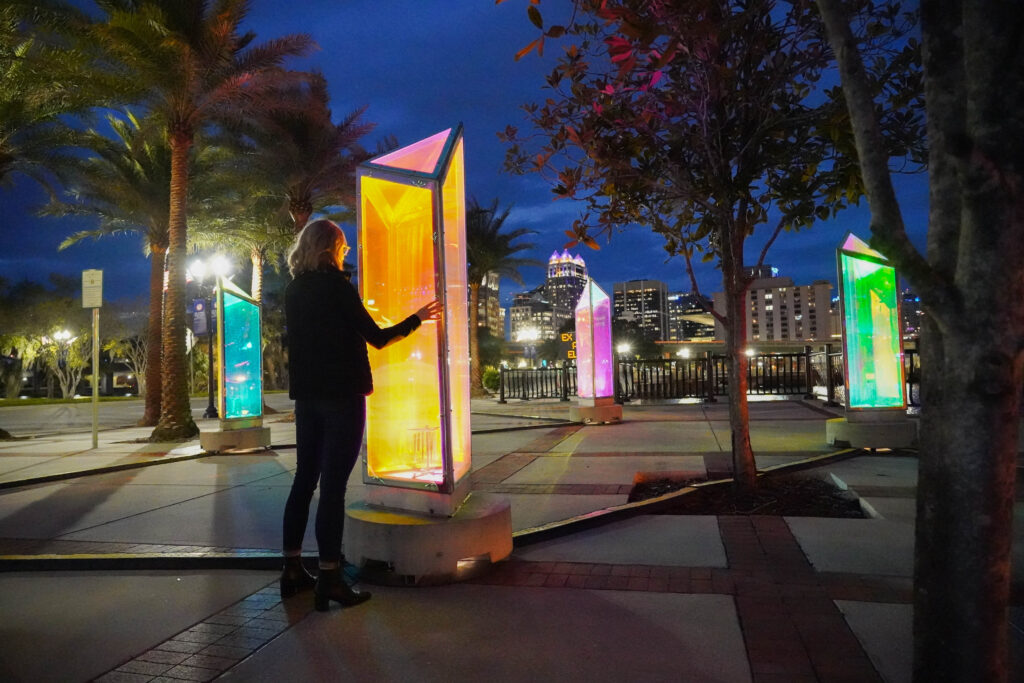 Llega al centro de Orlando la novedosa exposición Prismatica