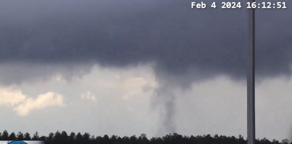 (+Video) Se formó un tornado al noreste de Florida